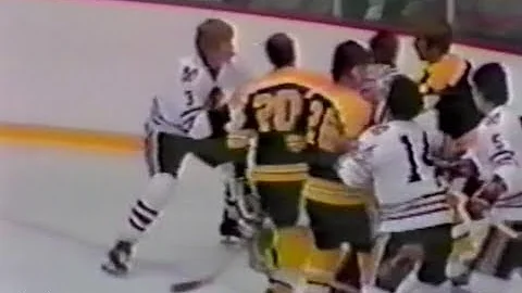 Terry O'Reilly vs Keith Magnuson Apr 10, 1975