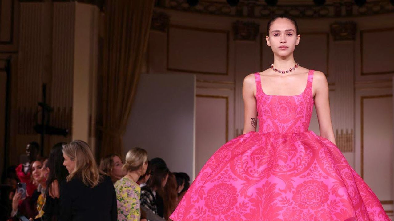 Carolina Herrera
Fall Winter 2023/2024 | Full Show
