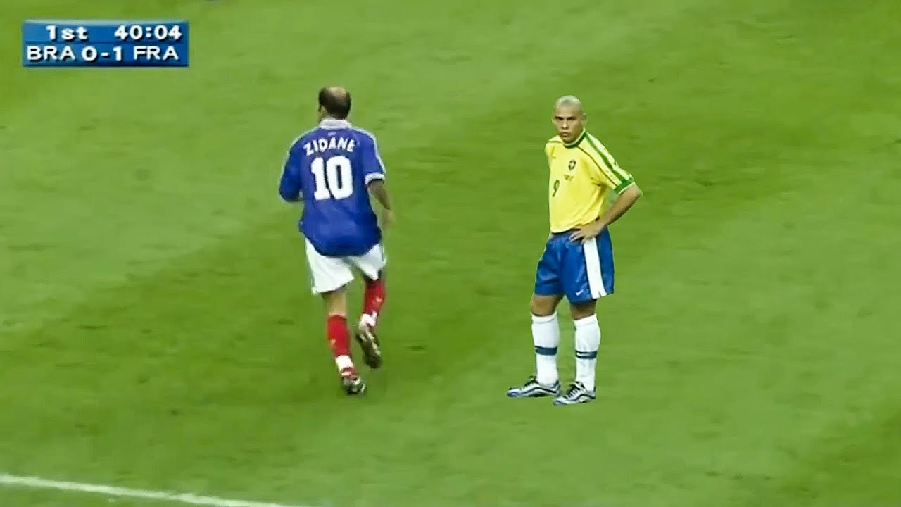 25 Years old Zinedine Zidane vs Brazil in 1998