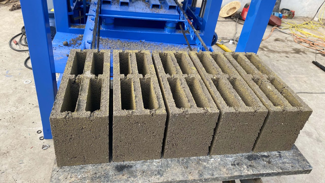 Automatic vibrator concrete interlocking paver block brick molding
