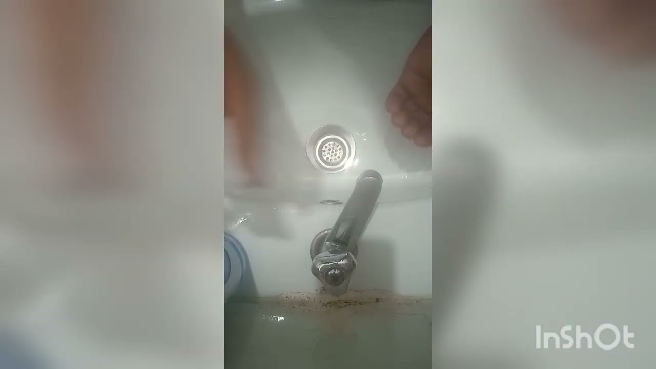 دخول الحمام ومواجهة الوسواس .تمرين غسل اليد من البول 