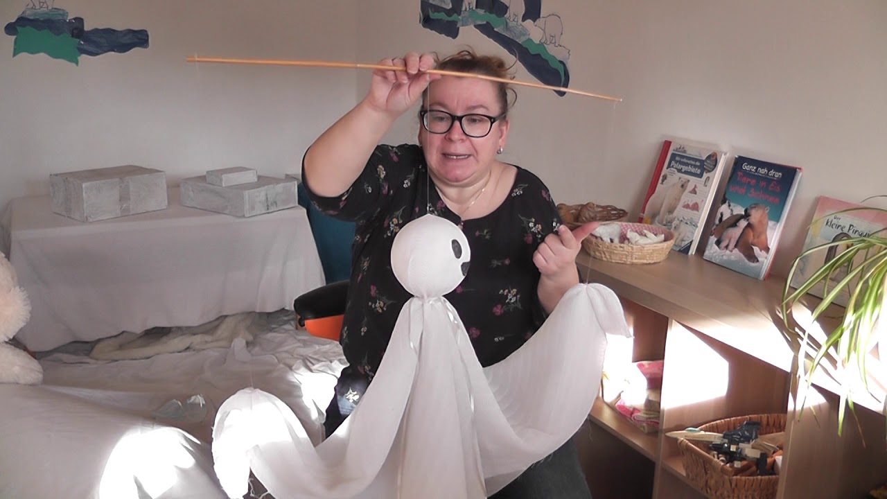 Fingerspiel:  Fünf Gespenster