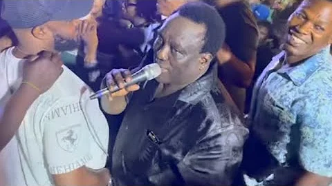 SAHEED OSUPA IS JUST THE BEST AMONG ALL FUJI MUSICIAN SEE HOW HE COMPOSE SONG FOR FANS UNBELIEVABLE