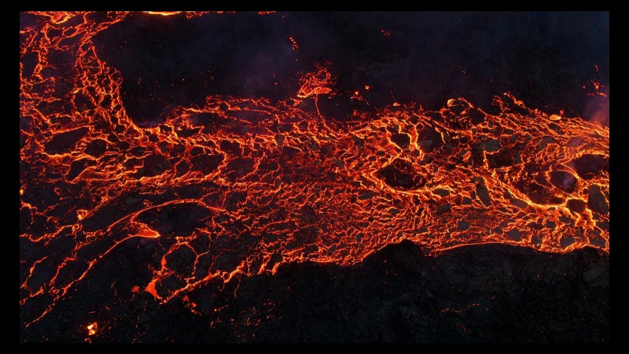 Магма и лава различие. Лава и магма в чем разница. Лава gif. Жидкая магма. Разница между лавой и магмой.