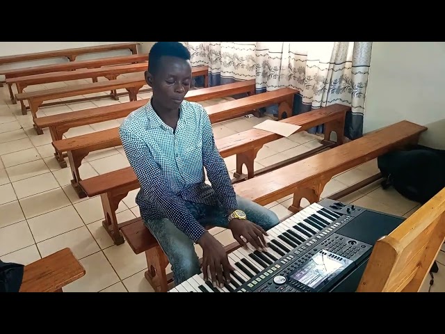 Hiki ni Chakula cha Mbingu By Rev. Fr. D. Ntapambata played by Parto Organist class=