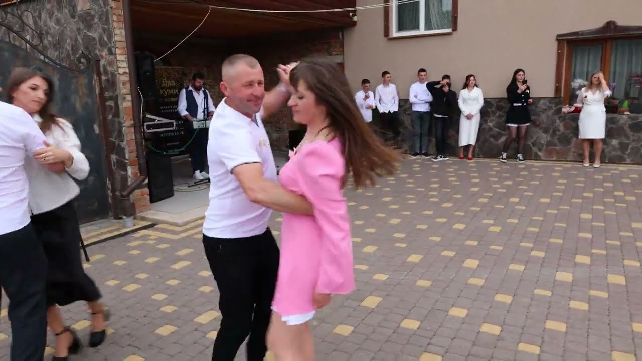 Фіра колегів, полька на українському весіллі