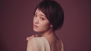 剛力彩芽はやっぱりショートヘアが一番！　美顔器『Exdeal(エクスイディアル)』新イメージキャラクター