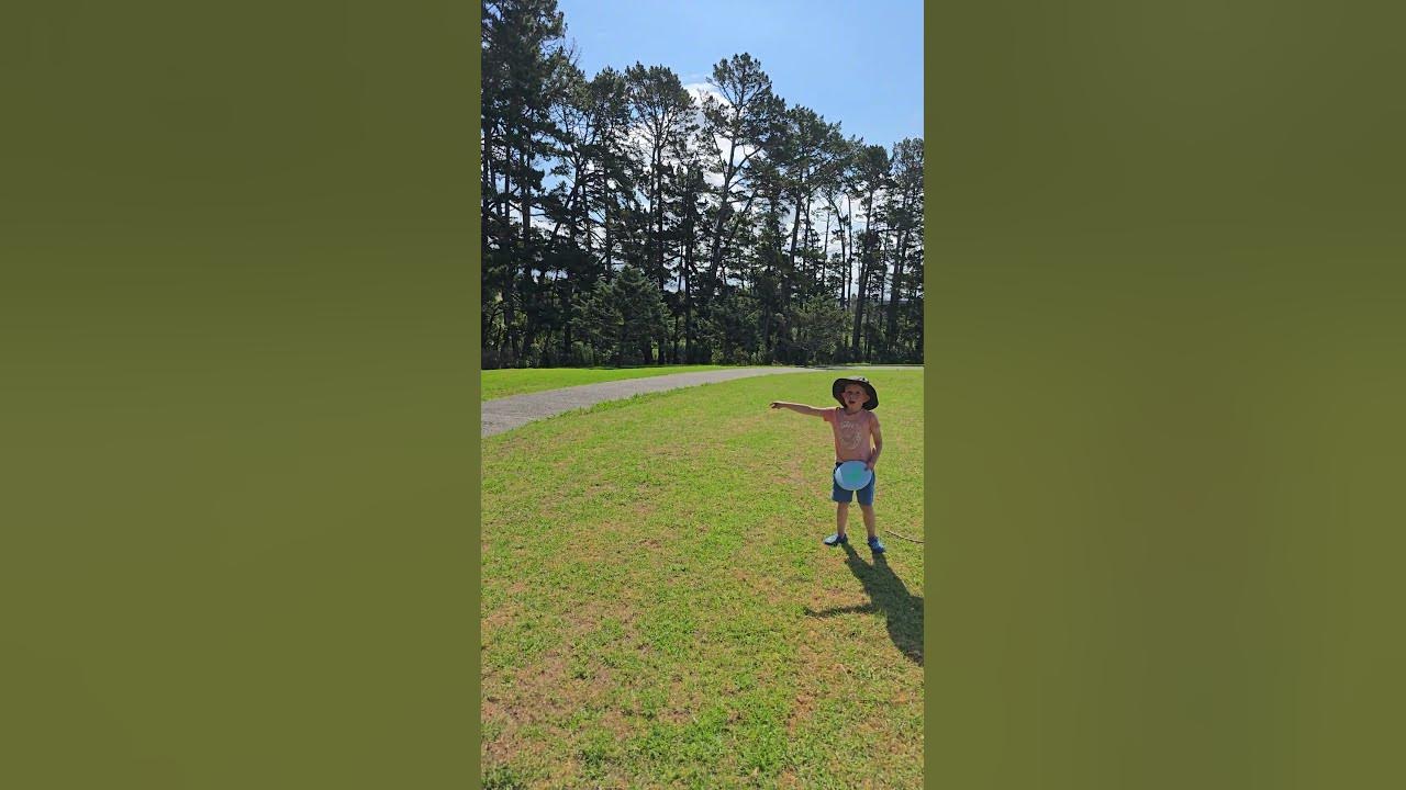 4 Year Old Throwing Discs discgolf aucklandattractions aucklandnz 4-year-old-throwing-discs-discgolf-aucklandattractions-aucklandnz