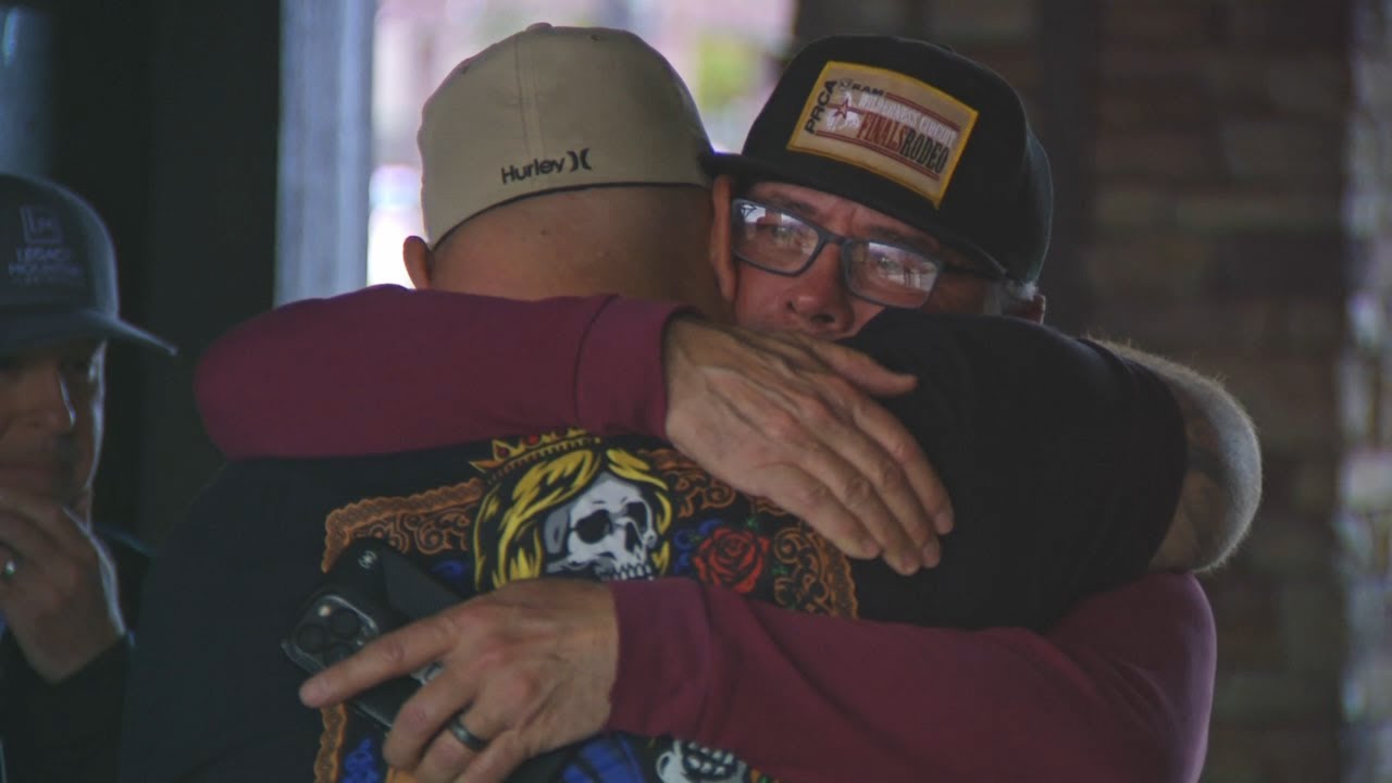 Семья скорбит после смертельной аварии с опрокидыванием автомобиля, в результате которой погибла ...