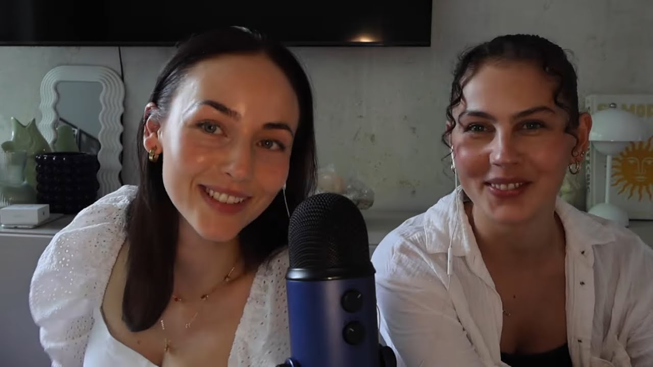 Trying to Give My Friend Ultimate Tingles for the First Time | ASMR (Hairplay, Back Scratching)💆🏻‍♀️