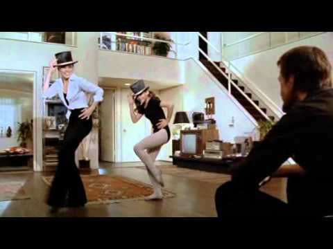 Video: Var ann reinking gift?