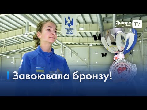 ‎⛸Бронзова медаль: фігуристка з Дніпра представила Україну на міжнародному турнірі в Ізмірі