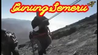 story wa pendaki dibalik syuting film 5cm di Puncak Semeru