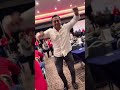 Y Roberto bailaaa… así