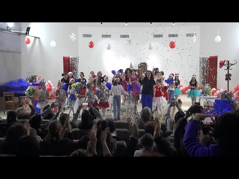 საახალწლო კონცერტი ანასტასია ვირსალაძის სახელობის ხელოვნების გიმნაზიაში