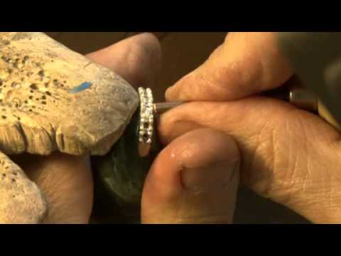 Video: Cómo Insertar Una Piedra En Un Anillo