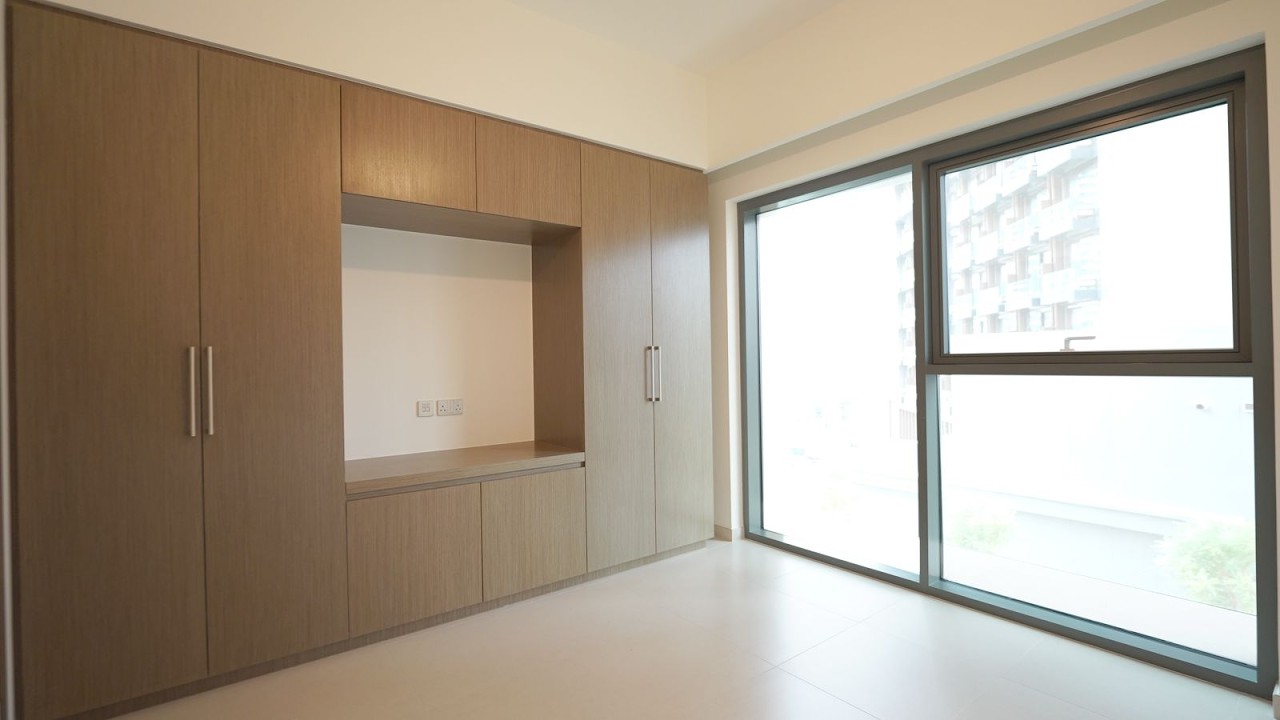Burj Khalifa View | Corner Unit | Low Floor