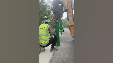 Road Guardrail Post Installation Process - Good tools and machinery make work easy