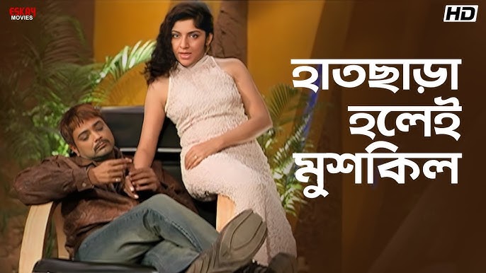 Yalangoch erkaklar sahnada jinsiy azolarini silkitayotgan video Yalangoch erkaklar sahnada jinsiy azolarini silkitayotgan video