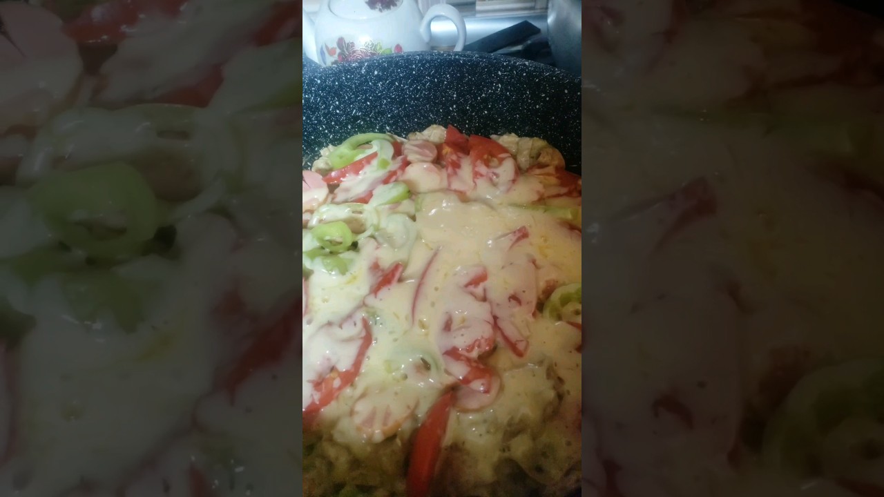 PRATİK LEZZETLİ TAVADA PİZZA TARİFİ! | PRATİK EV YEMEKLERİ #shortsfeed