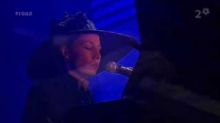 Jenny Wilson - Balcony Smoker (Live P3 Guld 2006)