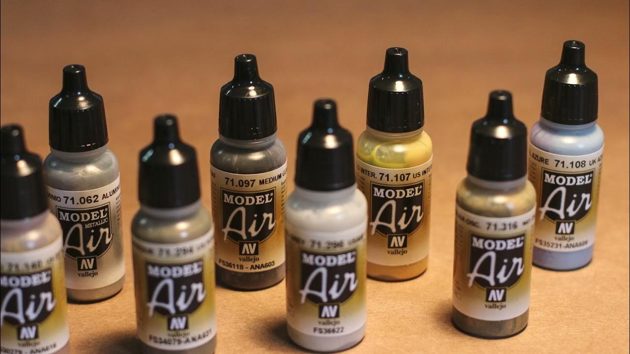 29040 Acrylicos Vallejo WWII US Army Air Force Colors Model Air Paint Set,  1/2 Fl. Oz. , 16 Colors 