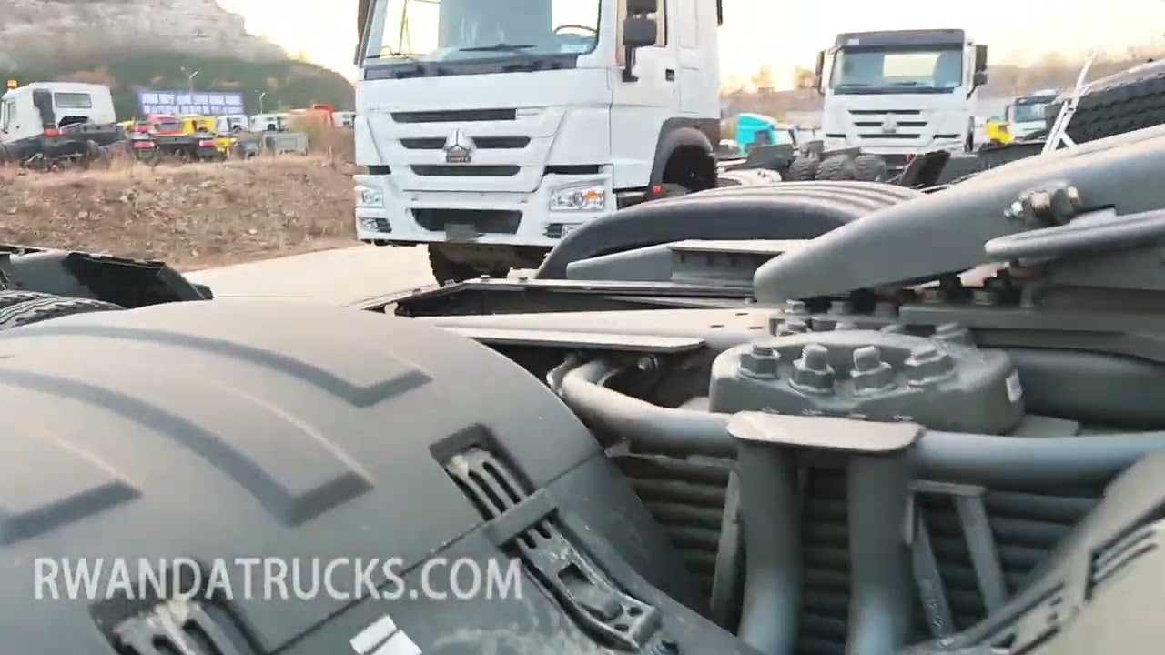 Howo 6x4 430 HP Tractor Truck for Sale in Rwanda