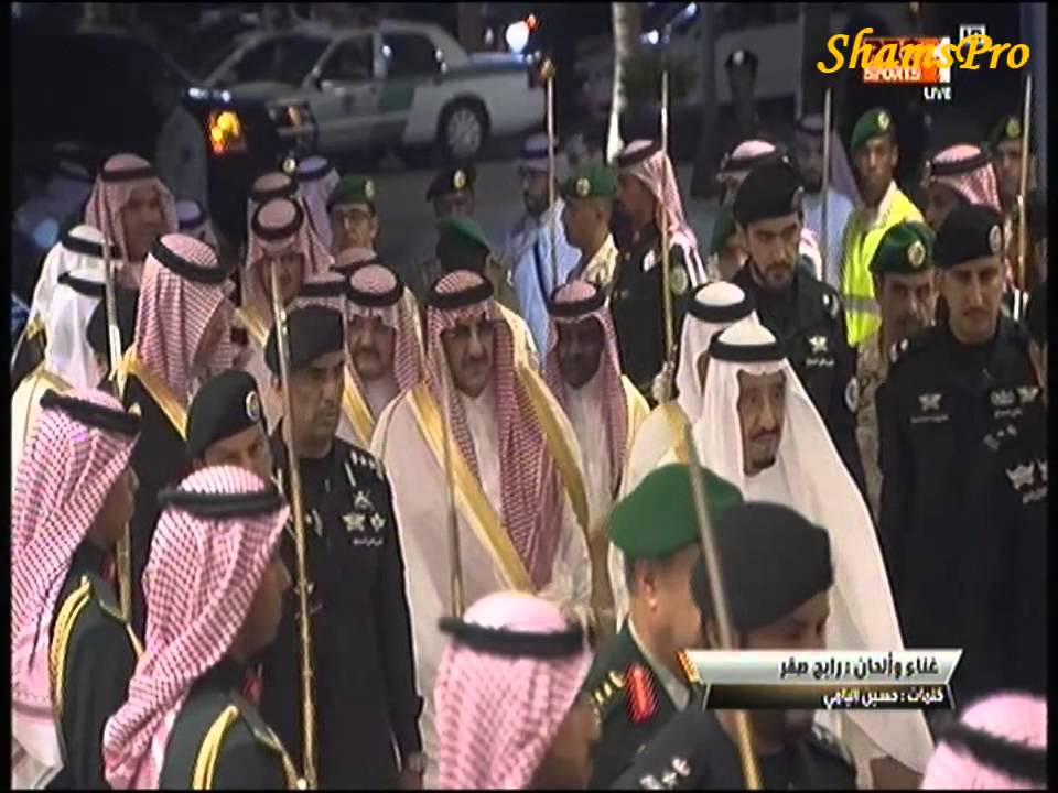 لحظة وصول الملك سلمان وولي العهد لملعب الجوهرة