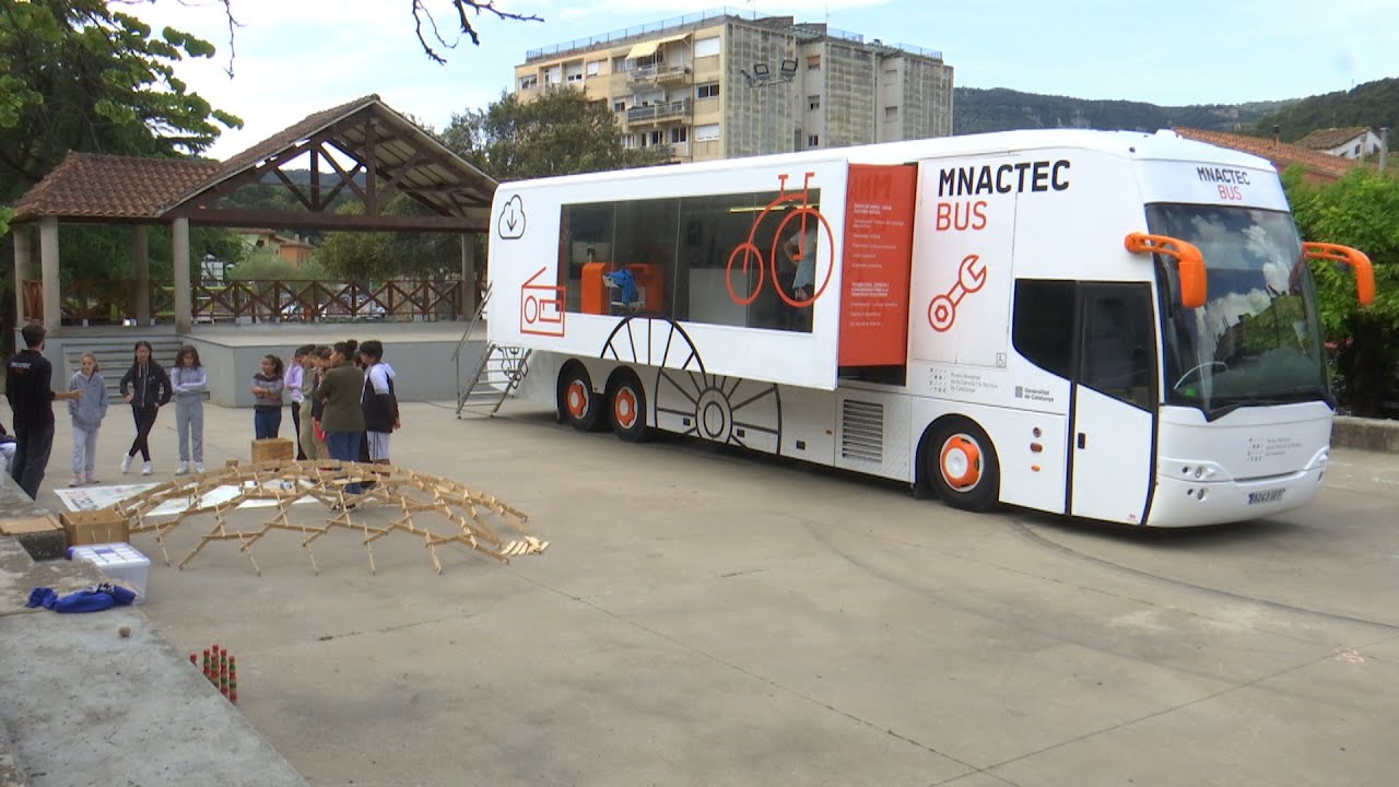 VOTV - Alumnes de l’escola La Muntanya d’Aiguafreda visiten el bus MNACTEC
