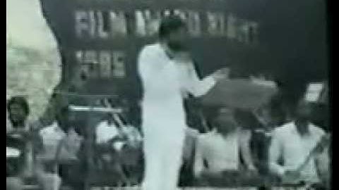 Thaamasamenthe Varuvan Yesudas Live Old