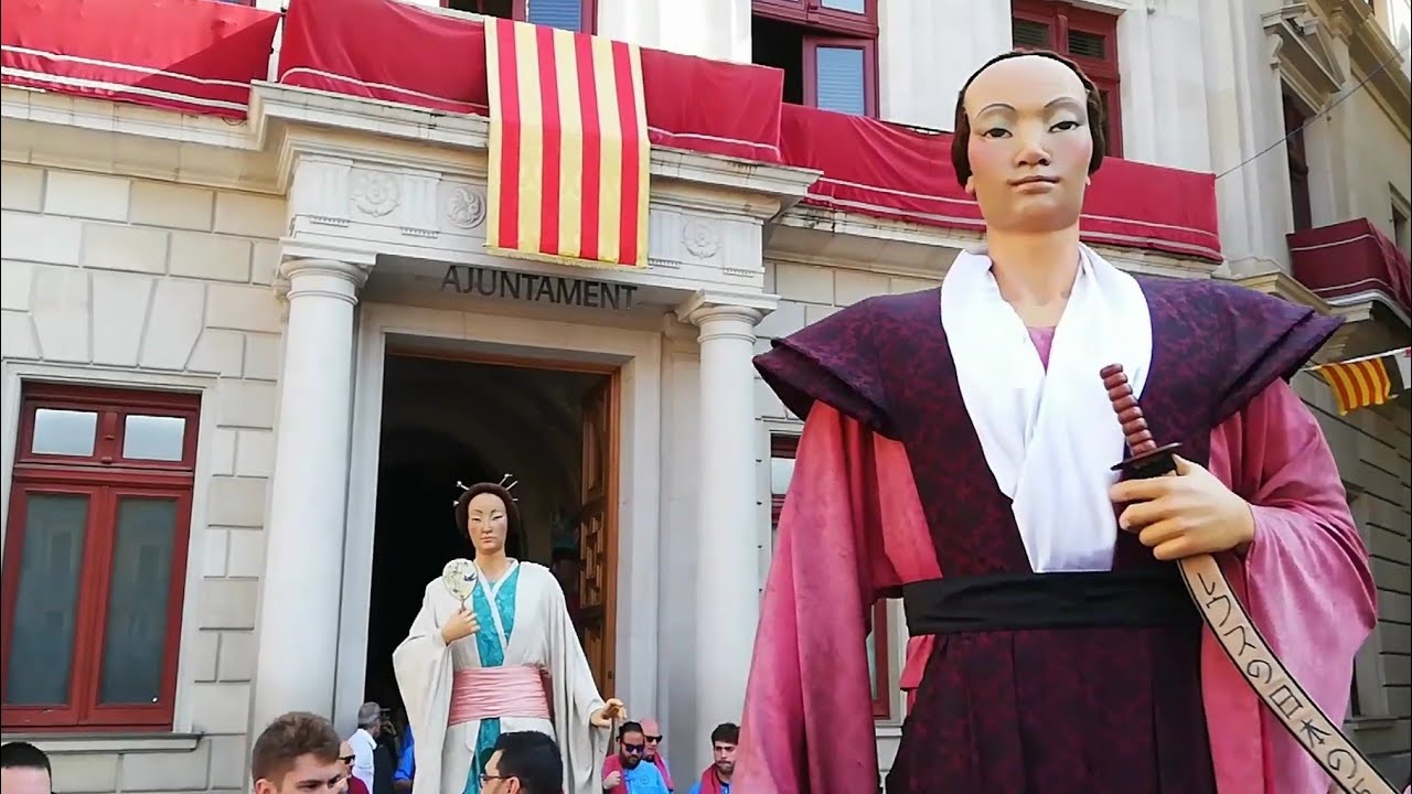 Sortida dels gegants de Reus de l'Ajuntament