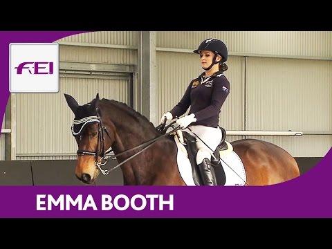 Video: Emma Booth: Elämäkerta, Luovuus, Ura, Henkilökohtainen Elämä