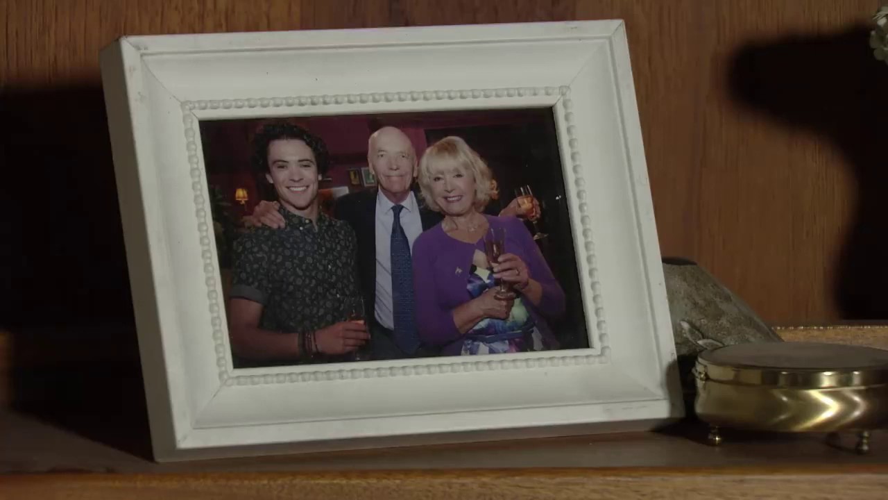 Pam And Les Heartbroken Over The Death Of Paul EastEnders YouTube