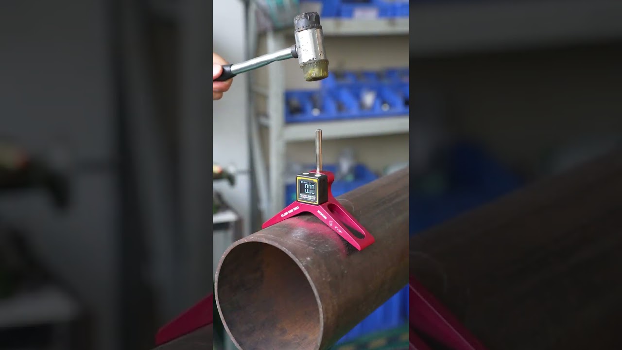磁石付きパイプセンターファインダーはデジタル式と気泡管式の二種類、どちらがお好きですか？製品名：Strong Hand Tools - Magnetic Pipe Centering Head
