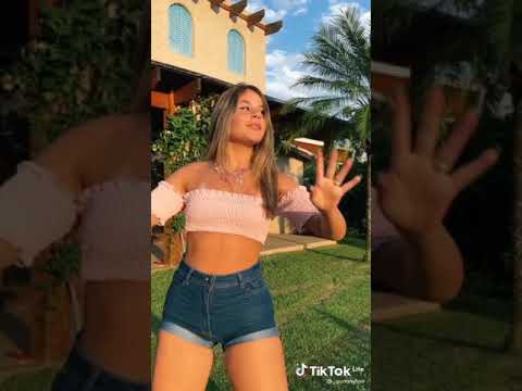 Luara Fonseca dançando \