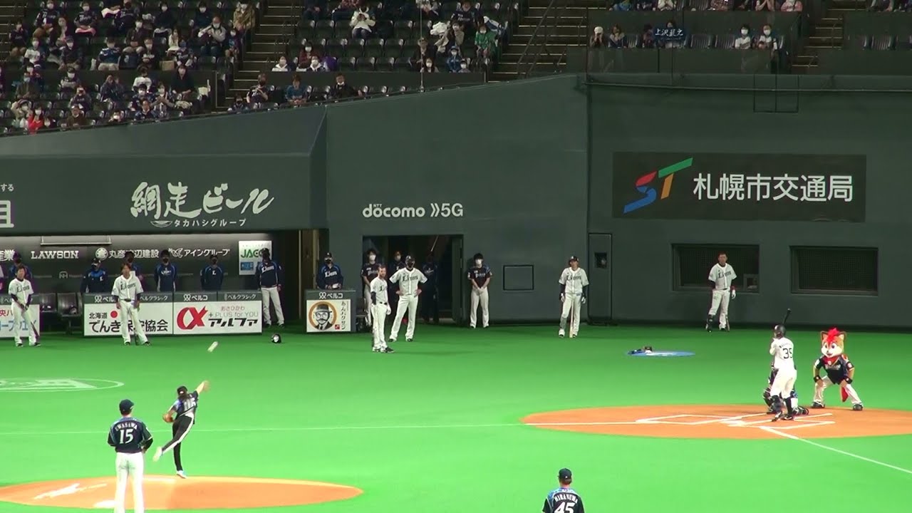 ファイターズ 札幌ドームでの始球式を行うhtb森唯菜アナウンサー Youtube ファイターズ 札幌ドームでの始球式を行うhtb森唯菜アナウンサー Youtube