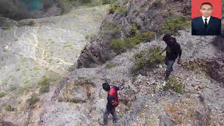 AKSI NEKAT TURUN KE DANAU KELIMUTU