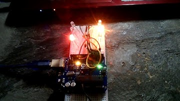 Lampu Lalu Lintas Sederhana Menggunakan Arduino UNOR3 | Traffic Light Menggunakan Arduino