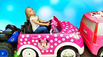 A Fun Adventure with Alice and Eve: An Amusement Park" 🎢 🎠 🎈