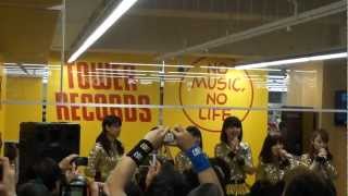2013/03/20にTOWER RECORDS ピヴォ札幌店にて行われました、アップアップガールズ(仮)のインストアライブのための場当たりの模様です。 この時点で70~80人ほど ...