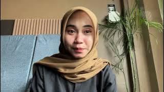 Tells the love story of Raim Laode and Komang