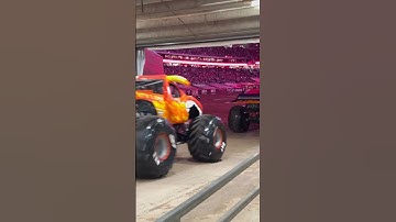 HOUSTON, WELCOME TO MONSTER JAM #MonsterJam #MonsterTruck