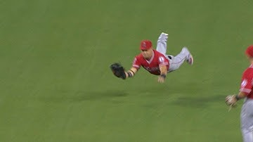 Calhoun lays out to make an outstanding catch