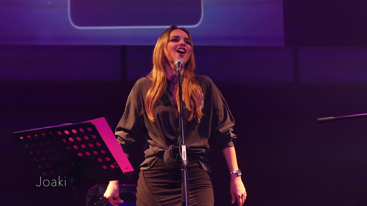 Rutinas -  Chenoa -  Showcase EuropaFM Valladolid