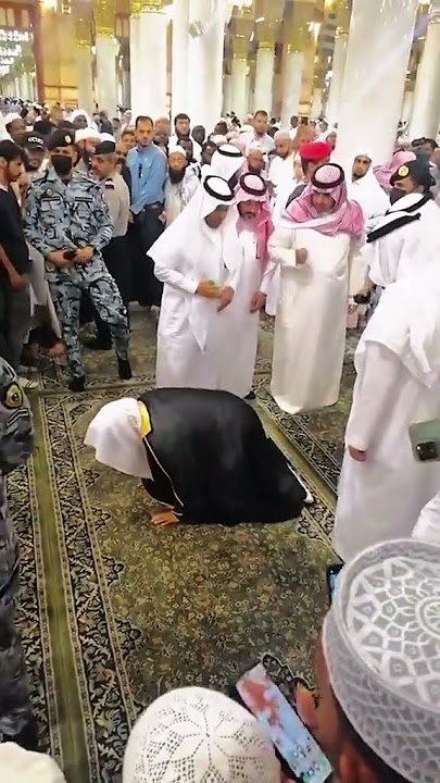 هذا ما فعله الشيخ السديس عندما أراد الجميع مقابلته