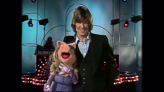 The Muppet Show - 301: Kris Kristofferson & Rita Coolidge - “Help Me Make It Through the Night”