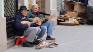 Remove Kebab played on guitar in the streets