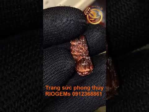 Cụ Tỳ Hưu THẠCH ANH Tóc Đỏ Nâu đồng trục 21,8×12,5x9mm