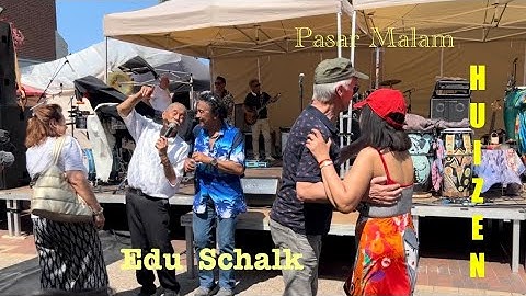 Oranjebewaarder - karaoke / Edu Schalk  / Pasar Malam Huizen 2025 / Winkel Centrum Oostermeent 