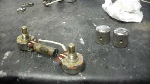 Restoring the electronics in a 1950 Fender Broadcaster with Eric Daw